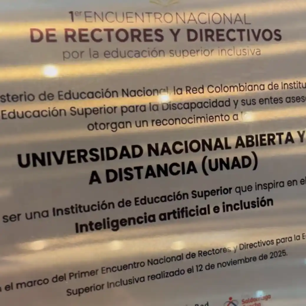 UNAD recibe el reconocimiento ‘Universidades que inspiran’ por su compromiso con la inclusión educativa