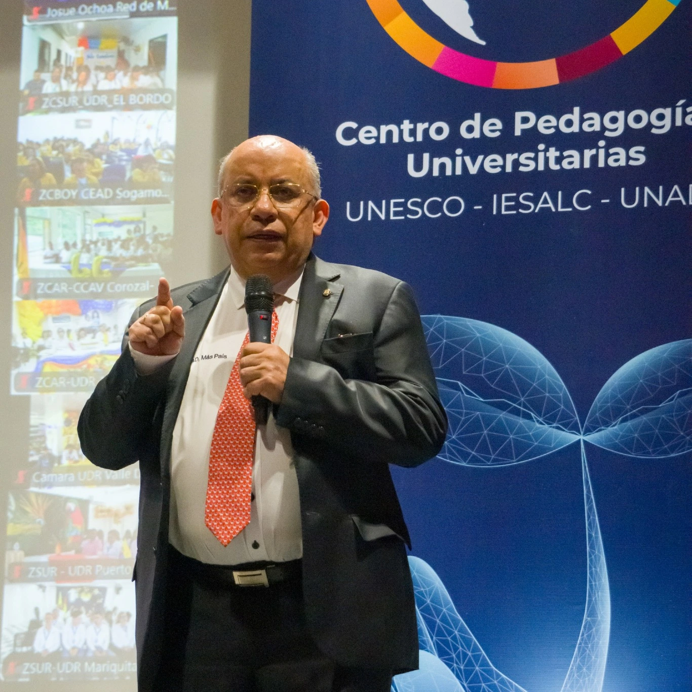 Educación Híbrida: Un puente para cerrar brechas y transformar el futuro